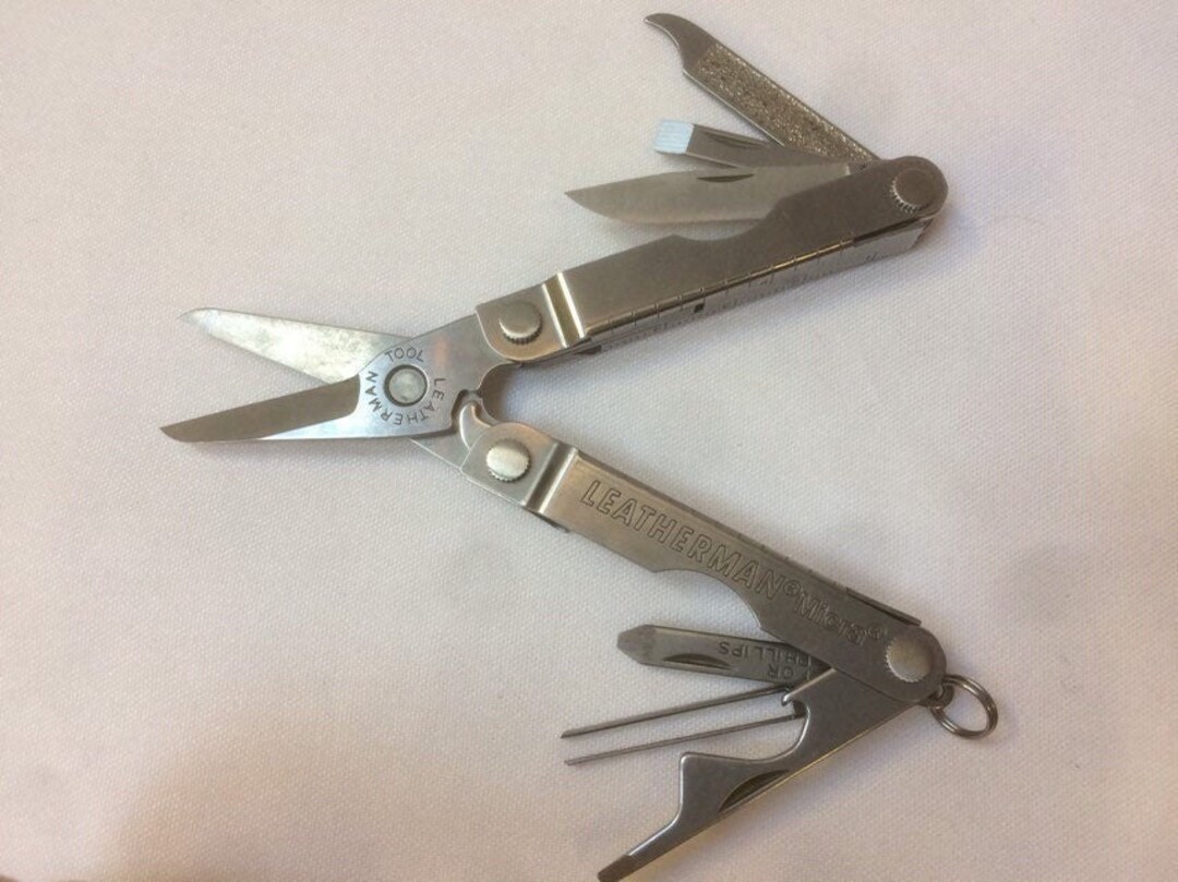 Leatherman Micra, multiherramienta de llavero exitoso, tijeras