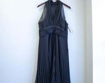 Abito da cocktail Evan Picone in chiffon nero plissettato con scollo a V, taglia 14 Large