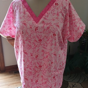 Medical Scrub Top, Women&#39;s Uniform Top Pink Floral Fantasy 100% Cotton, Plus & Reg Size Top, Vegan, Made to Order Handmade in New England