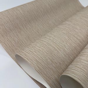 Creme Gold Metallic Stria Linien Faux Fabric Texture Plain Tapete 3D Zeitgenössisch Off White Cream Wallcovering Faux Grasstuch Textur