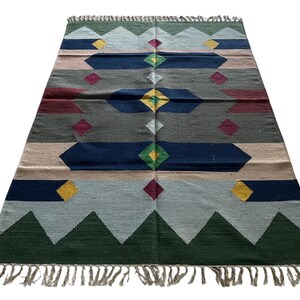 Alfombra Dhurrie de algodón hecha a mano de 1,2 x 1,8 m: tejido plano tribal indio