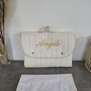 tapis à langer nomade personnalisé en double gaze de coton à pois dorés image 11