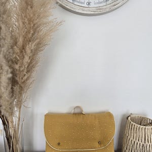 tapis à langer nomade personnalisé en double gaze de coton à pois dorés image 15