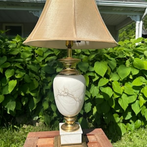 Vintage tafellamp van messing en marmer