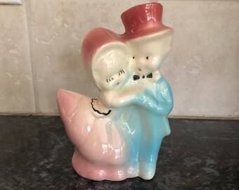 Wedding Planter, Bride and Groom Planter, 5 1/2" tall x 4 1/2" long x 3 1/4" deep, Darling!
