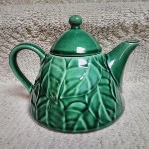 Lovely green stoneware tea pot by Pier 1, in the Jade Leaves pattern, excellent vintage condition, no chips or cracks, 9" x 6 1/2 tall x 7"