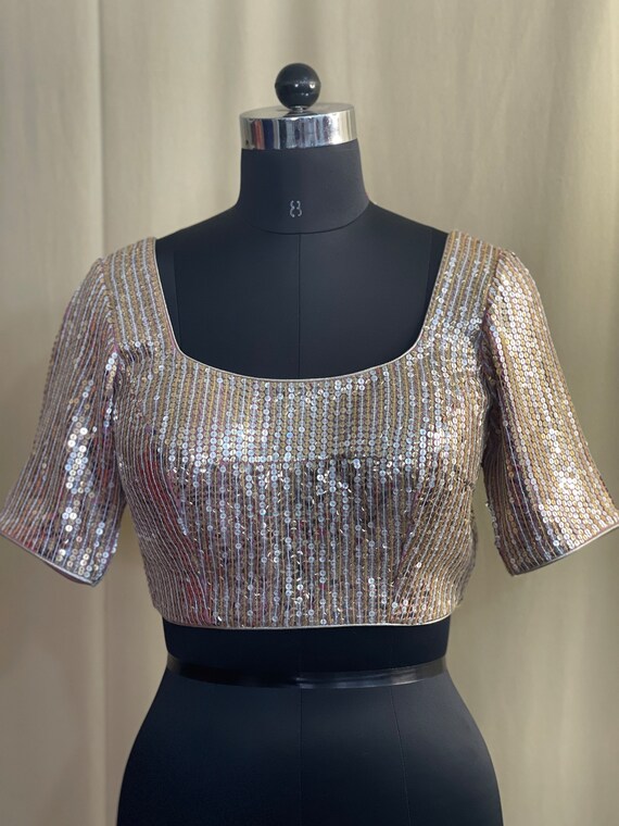 Blusa bordada a mano con bordado de lentejuelas doradas y plateadas borde de trabajo blusa sari hecha a medida blusas sari elegantes blusa choli Etsy Espana