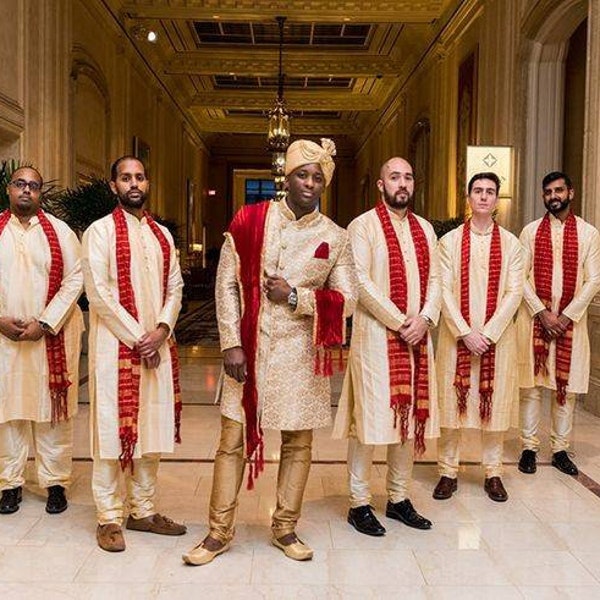 Gouden kurta pyjama/Zuid-Azië bruiloft/Indiase trouwjurk/groomsmen sherwani/Indiase bruidsjonkers outfits/ontwerp door Shivani