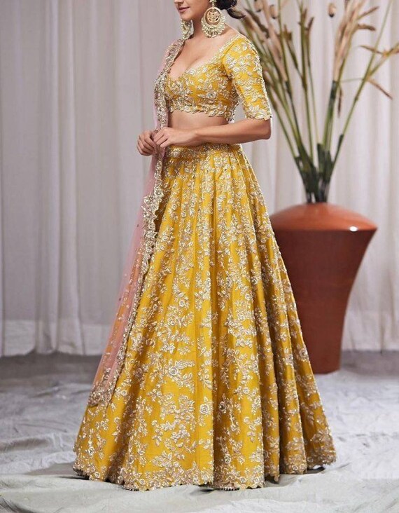 Indian Wedding Gowns Online | Wedding Gowns Online India