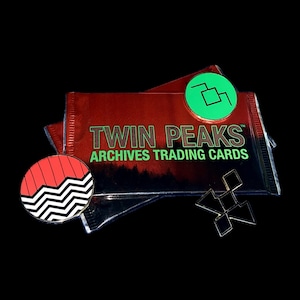 Twin Peaks Bundle - Sammelkarten, Emaille Pins, Süßigkeiten, Sammlerstücke