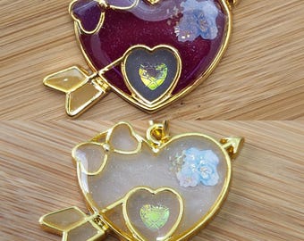 Heart Resin Keychain: Color Changing UV Activated Charm – Arrow Bow Design