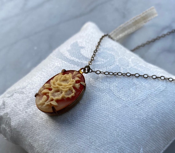 Collier Vintage Avec Pendentif Camée En Porcelaine, Scène Galante, Couleur Or, Bijou Fantaisie Pour Femme