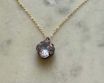 Pretty 12x12 mm Rounded Square Vitrail Light Special Effects Glass Crystal Rhinestone Necklace
