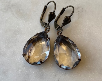 Black Diamond Vintage 18mm x 13 mm Faceted Glass Rhinestone Teardrop Dangle Earrings