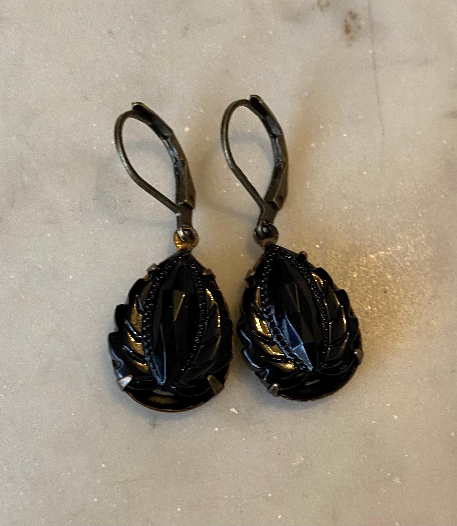 Vintage West German Jet Black Onyx  Leaf 18 x 13 mm Faceted Glass Earrings