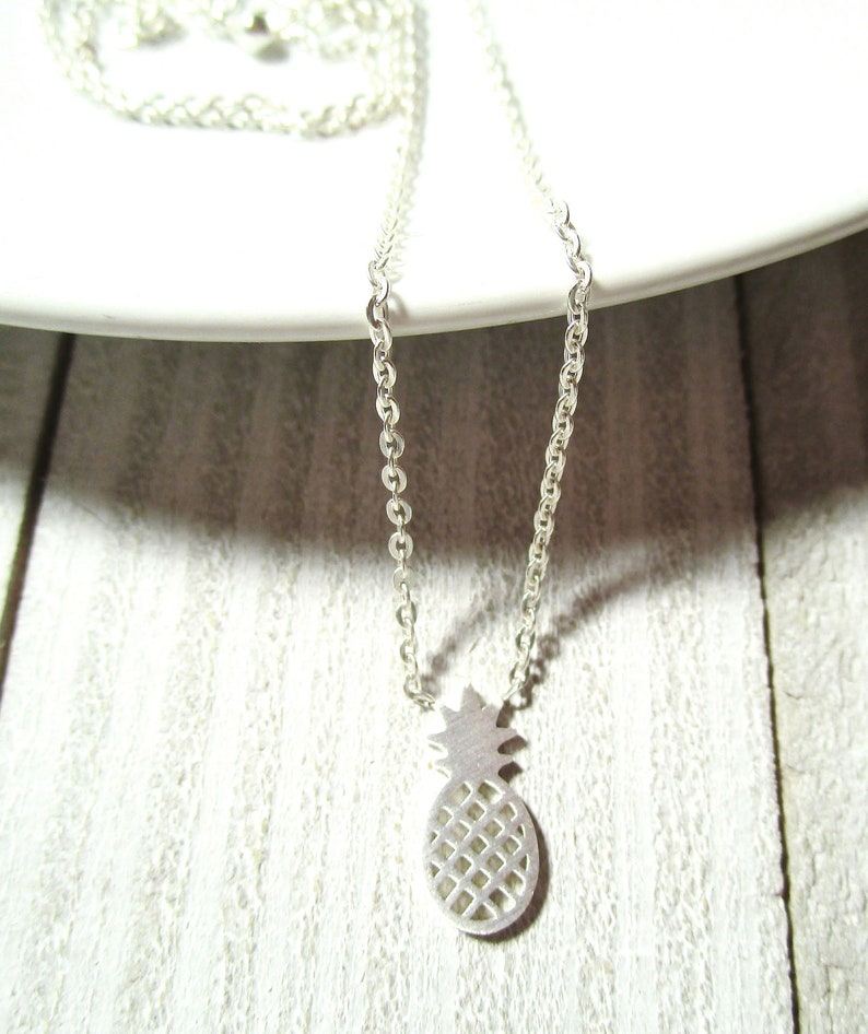 Small Pineapple Pendant Women Necklace Rose Gold Color Girl Necklace Silver Color Gold Color Minimalist Pineapple Necklace