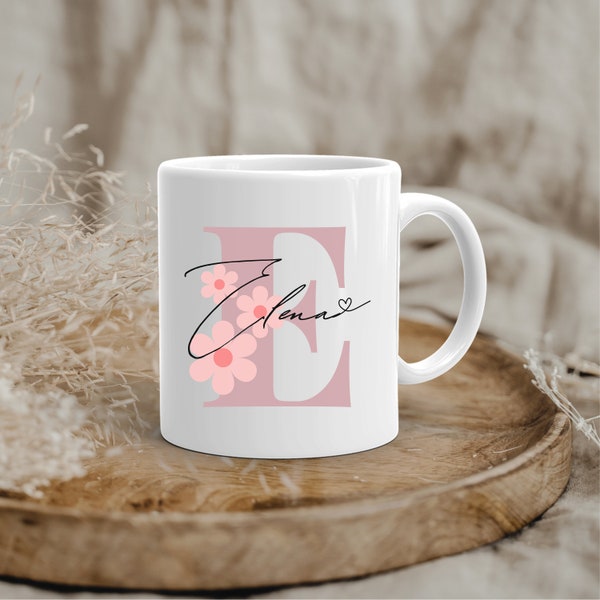 Kaffee-Tasse mit Buchstabe und Blumen | Becher mit Namen |Monogramm personalisiert mit Namen | Initiale persönliche Geschenke