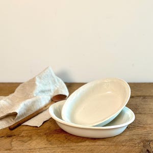 Zwei antike ovale Royal Ironstone China-Schalen mit geprägten Weizenmotiven von S.W. Dean LTD, Burslem, England, von 1906-09