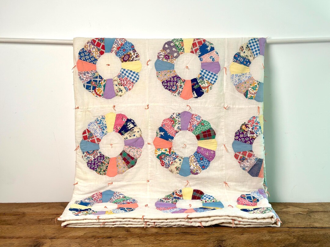 Vintage Dresden Block Pattern Quilt With Pink Wool Ties, White With ...