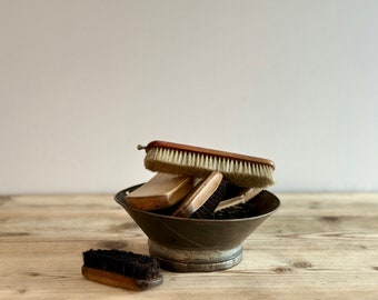 Collection of 5 antique/vintage shoe shine brushes, with natural bristles and wood handles