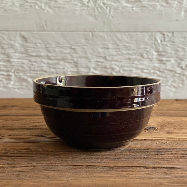 Antique primitive salt glaze stoneware mixing bowl,  antique McCoy beehive brown bowl, USA - 9 IN