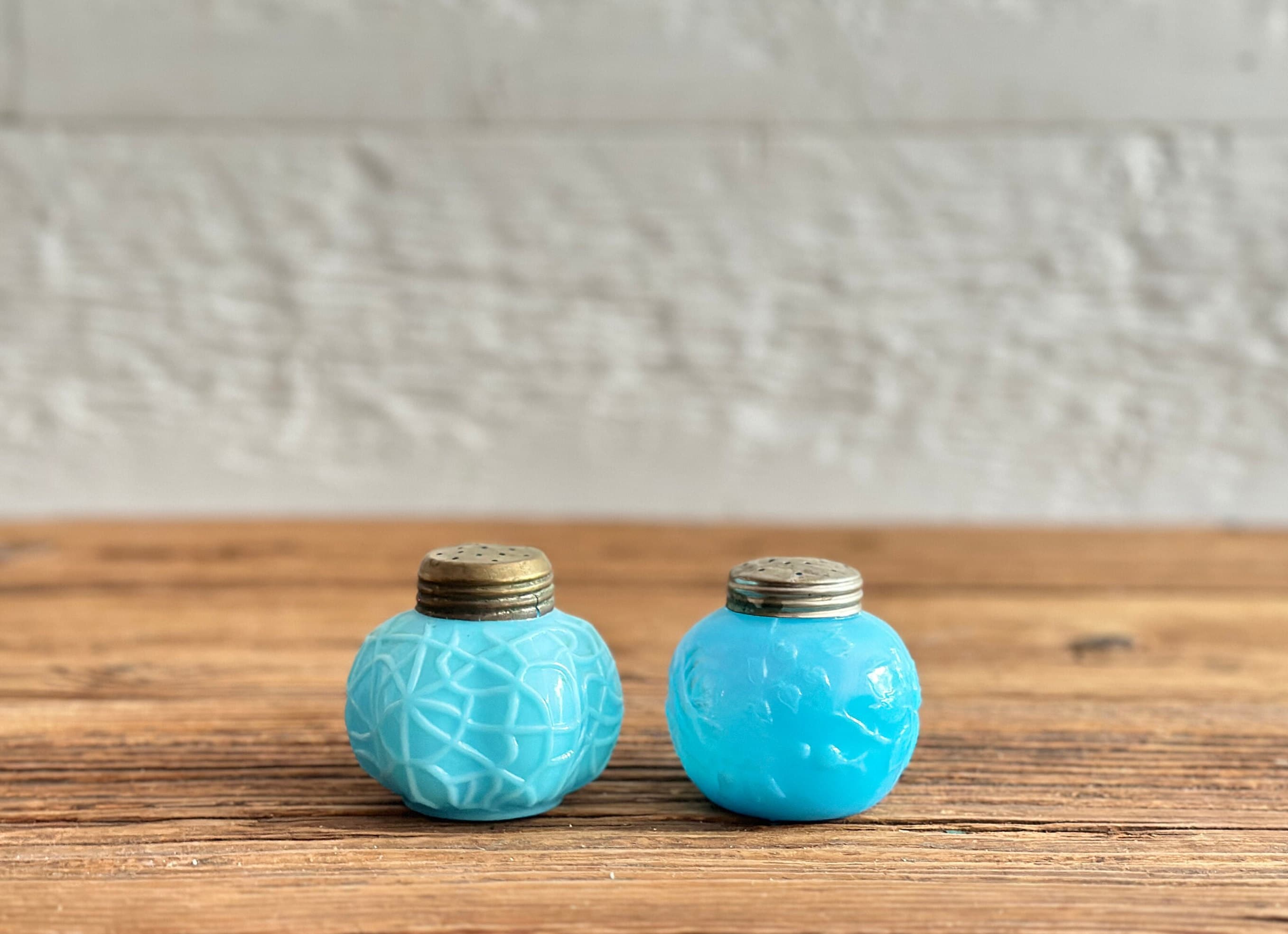 Turquoise Salt and Pepper Shakers - Turquoise Kitchen Decor & Teal Kitchen  Accessories- 5 oz Farmhouse Glass Salt and Pepper Set for Cooking Table