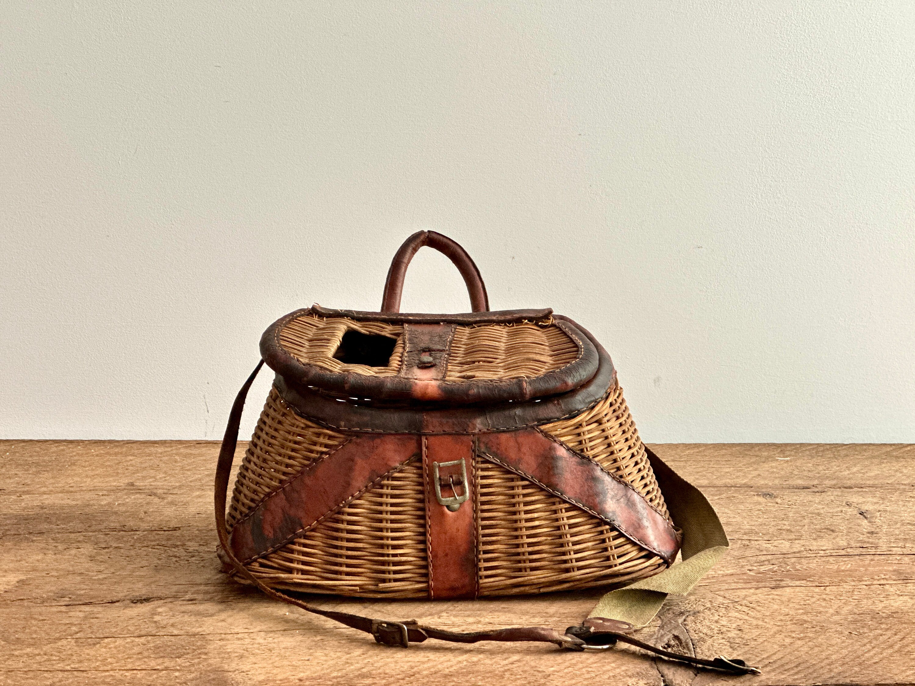 Vintage Fishing Creel Wicker and Leather Basket, Fly Fisherman