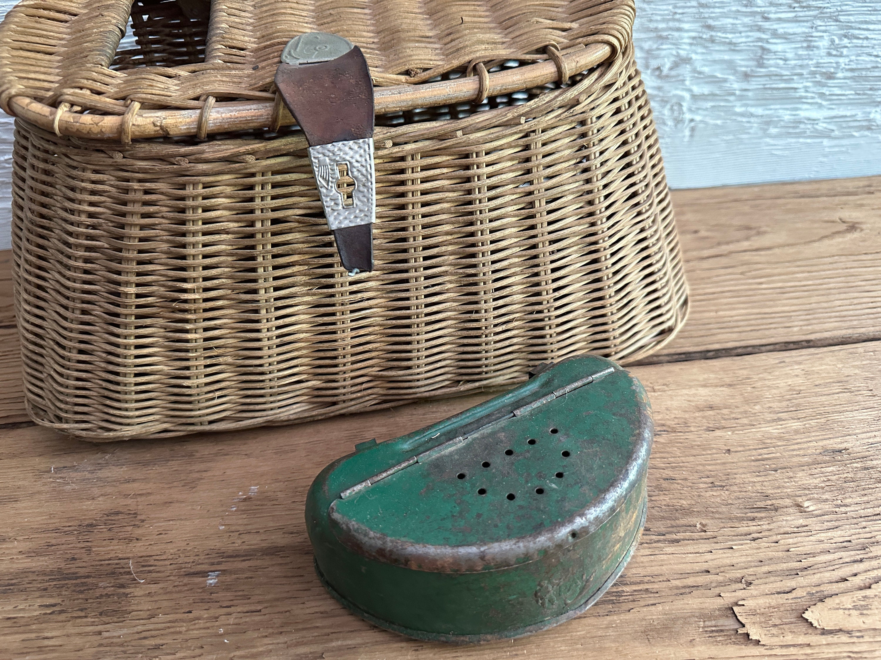 Vintage Wicker Fishing Creel Basket, Fly Fisherman Basket With Old
