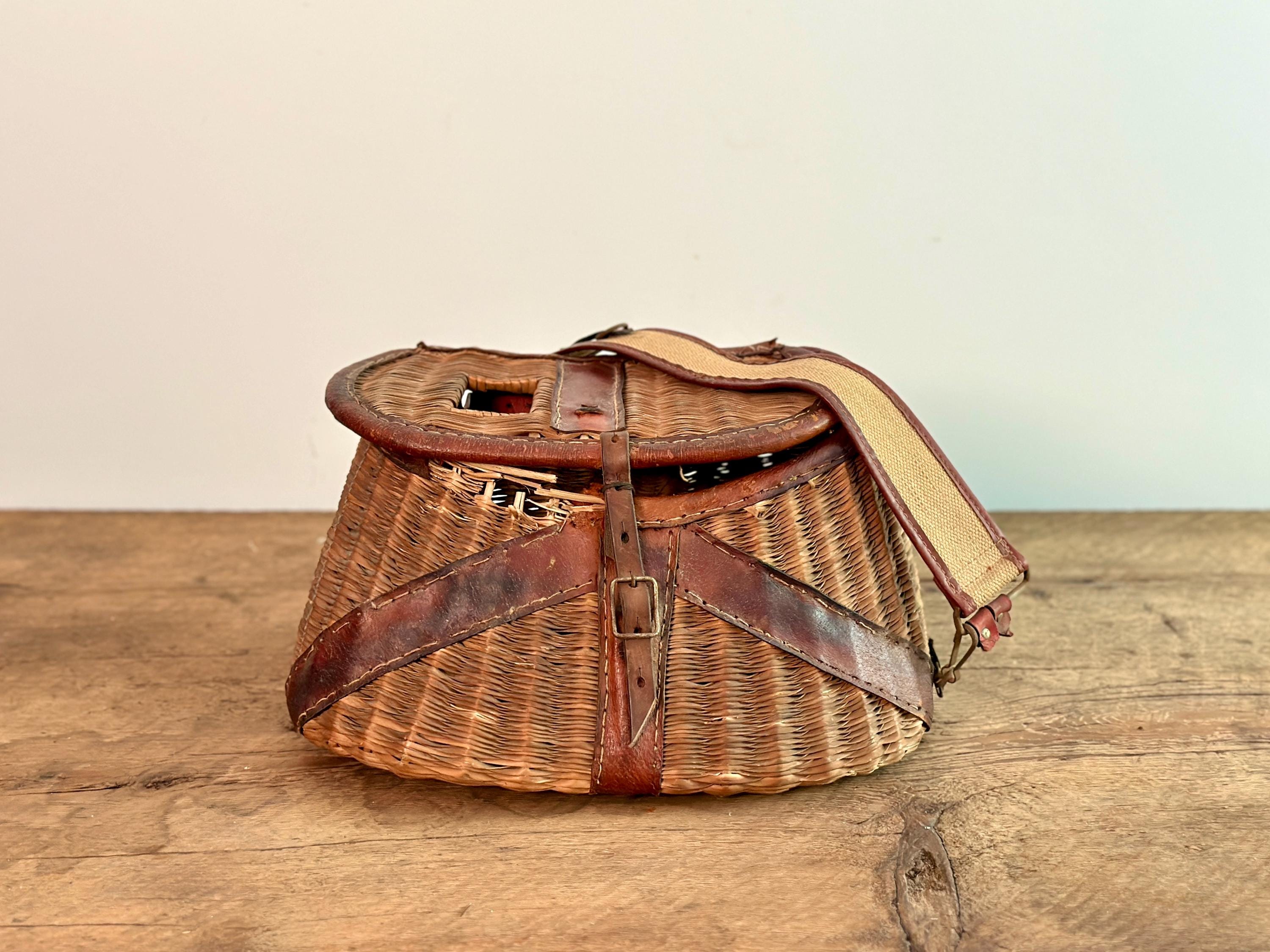 Vintage Woven Willow Farmers Basket - Ca 1940's Vintage Woven Willow Farmers Basket - Ca 1940's