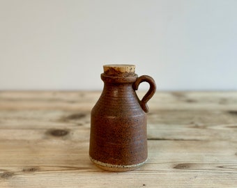 Vintage hand-turned ceramic maple syrup jug, brown and beige pottery jug with cork lid, from Quebec, Canada, circa 1960s