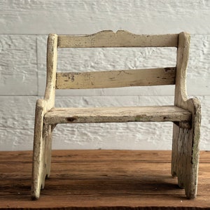 Charming antique primitive small chair, bench or plant stand, with its original green and white paint, from Quebec, Canada