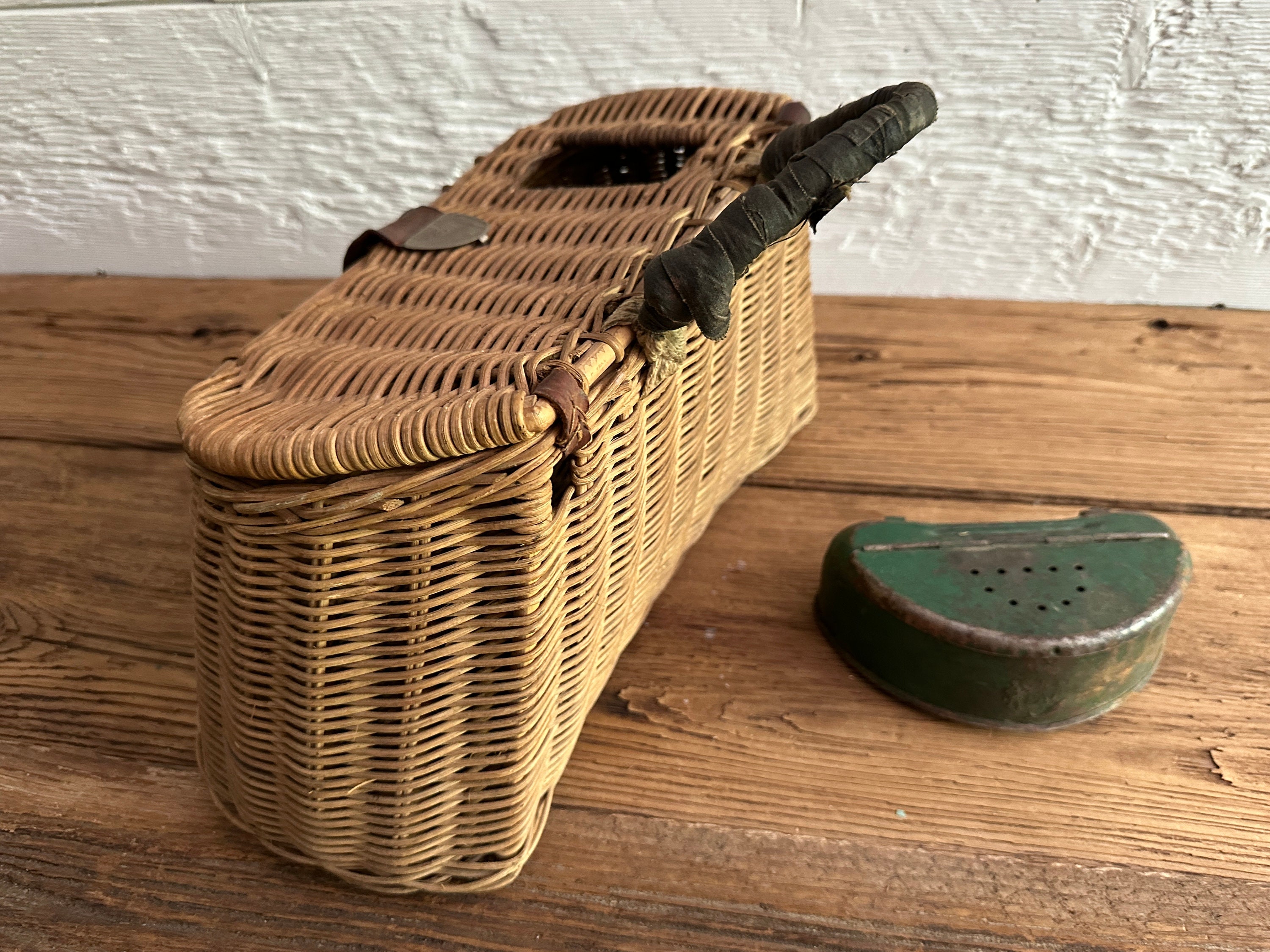Smaller Size Vintage Fly Fishermans Hand Woven Fly Fishing Creel Basket