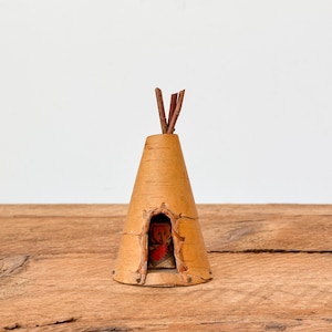 Vintage Handcrafted Birch Bark Teepee Souvenir – Collectible Indigenous Folk Art Miniature with Small Figure: Ontario, Canada, 1950s