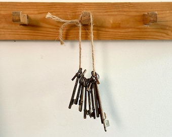 Collection of 17 antique skeleton keys of various sizes, antique set of metal keys, circa 1900s-30s