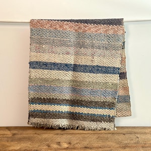 Antique hand-woven rag rug runner from Quebec, a traditional French-Canadian &#39;catalogne&#39; rug, pink, blue, gray cotton rug, circa 1930s