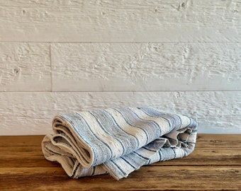 Antique hand-woven blanket from Quebec, a traditional French-Canadian 'catalogne', with white, beige and blue stripes, circa 1930s