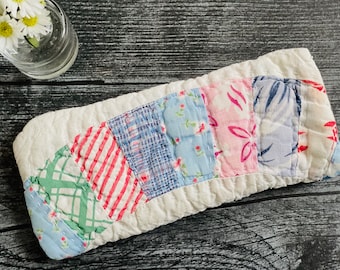 quilted eyeglass case, upcycled vintage quilt pieces, patchwork, soft glasses case, quilted sunglass case, valentines day gift, reader gifts