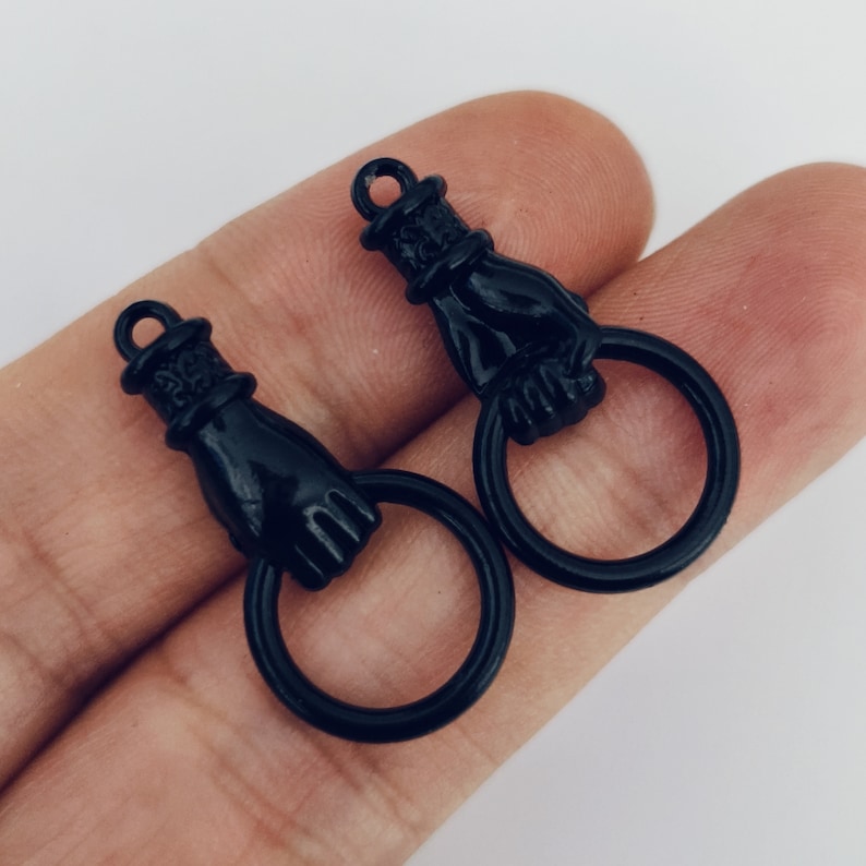 Hand halten Ring Stecker Charme Antik Silber Ton Schwarz