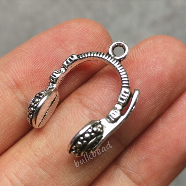 Oxidized 3D Headphones Charm
