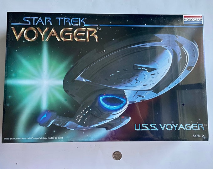 Brand New St Trek USS Voyager Model Kit, 1990s St Trek Snap Assembly