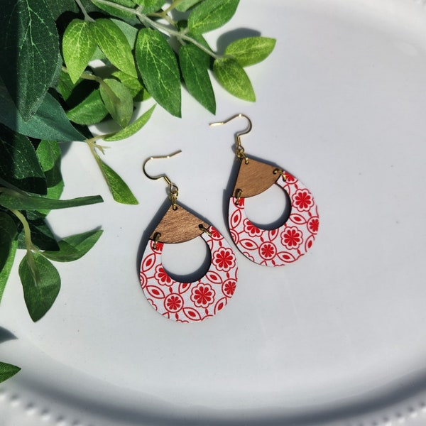 Red and White Flower Earrings, Wood Earrings, Flower Dangle Earrings, Floral Earrings