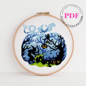 Heks kruissteekkaart halloween kruissteekpatroon landschap borduurwerk ontwerp pompoen eng horror patroon Digitaal formaat - pdf