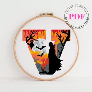 Patrón de punto de cruz con alfabeto espeluznante de Halloween. Gráfico de punto de cruz con la letra V. Punto de cruz de terror. Vampiro. Formato digital: PDF.