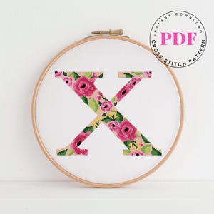Padrão de ponto cruz com letra X floral em PDF, design de bordado com monograma e alfabeto, arte moderna com inicial X em bastidor, download instantâneo para impressão
