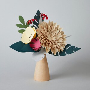 Bouquet di fiori di carta Dahlia Anemone, vaso di legno, fiore finto, regalo di isolamento, regalo di anniversario, regalo di San Valentino, regalo per la festa della mamma