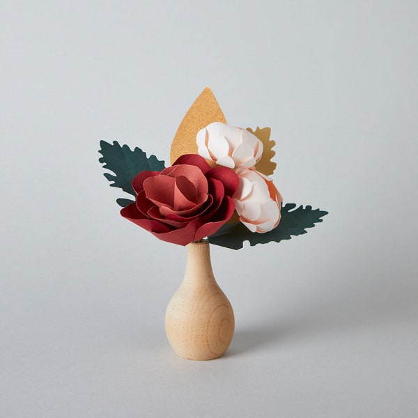 Bouquet de gardénia rouge, fleur en papier avec vase en bois, cadeau de fête des mères, cadeau pour elle, décor de table floral, cadeau de nouveau travail, cadeau de bureau à domicile