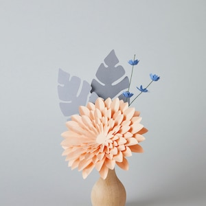 Dahlie Lavendel Papierblumenstrauß mit Holzvase, künstliche Blume, Geschenk für den besten Freund, Muttertagsgeschenk, Valentinstagsgeschenk