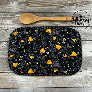 Quilted Casserole Hot Pad: Beehive Print, Large Trivet (16x11)