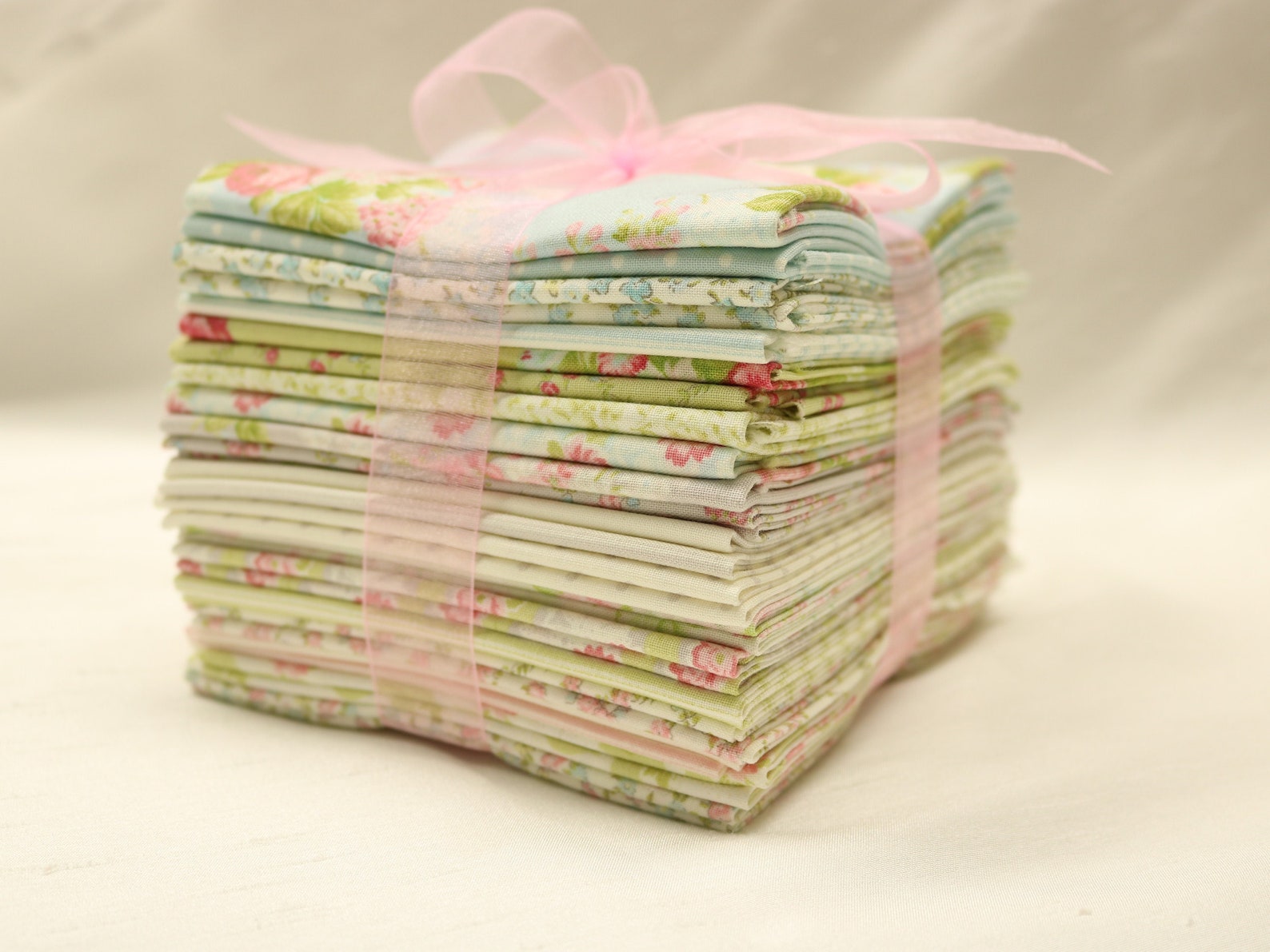 Cottage Linen Closet Fat Quarter Bundle by Brenda Riddle Etsy