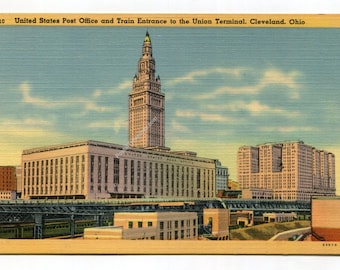 United States Post Office and Train Entrance to the Union Terminal Cleveland Ohio Postcard